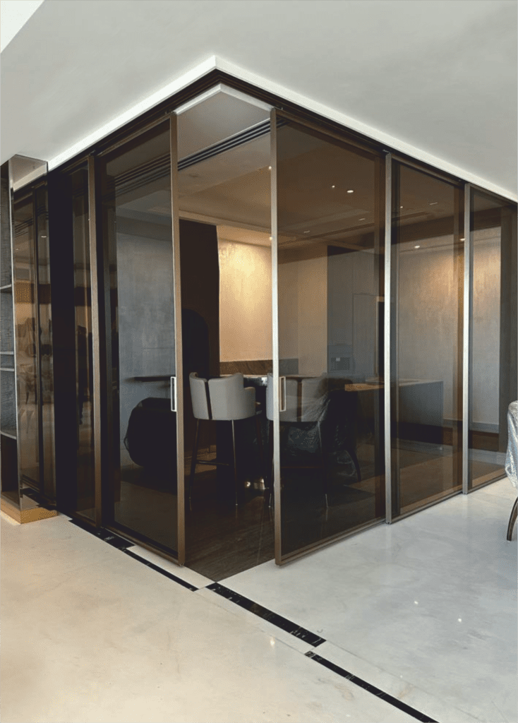 Closma Telescopic Sliding – 1 Fixed + 4 Sliding Doors