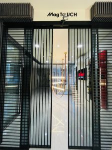 Closma MagTouch Electromagnetic Sliding System – 2 Fix + 2 Sliding Doors