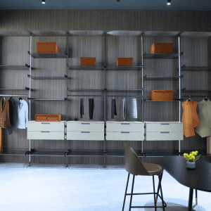 IRIS WALK IN CLOSET